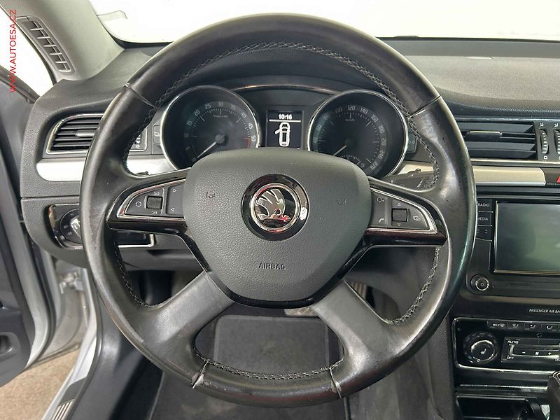 Škoda Superb (2015) 2.0 TDi, Elegance, DSG, kůže - fotka 16 z 16