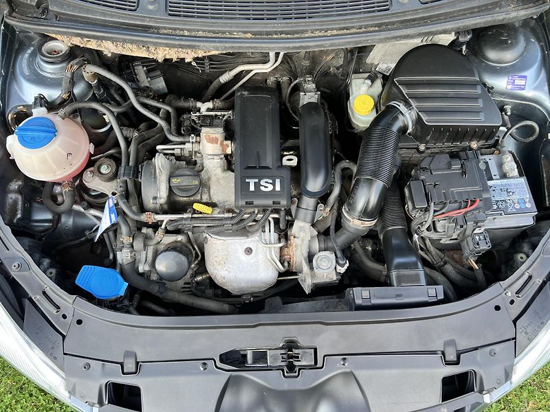 Škoda Fabia 1.2TSI 63KW,DIGIKLIMA,ALU,ESP - fotka 41 z 42