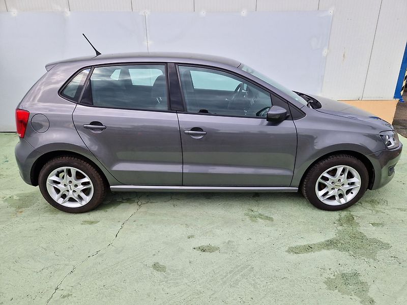Volkswagen Polo Comfortline 1.4 - fotka 5 z 34