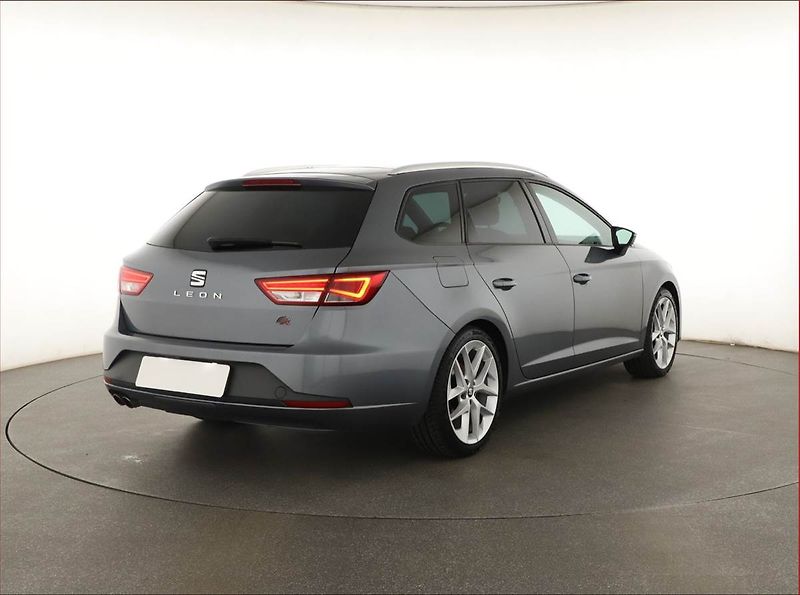 Seat Leon (2016) 1.8 TSI, Automat, Navi - fotka 5 z 17
