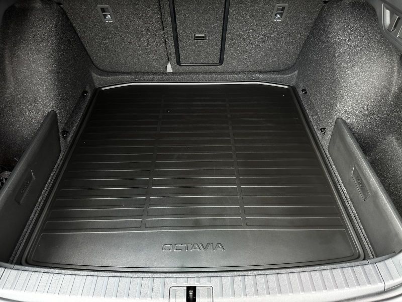 Škoda Octavia Combi 1.5TSi e-TEC M-HEV DSG S - fotka 39 z 41
