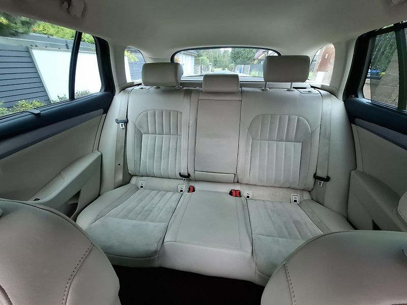 Škoda Superb (2016) 2.0 TDI Elegance, alkantara - fotka 14 z 21
