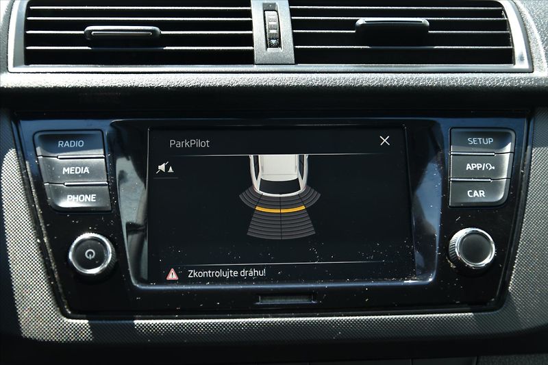 Škoda Fabia 1.0 TSI 81kW TAŽNÉ ČR - fotka 20 z 22