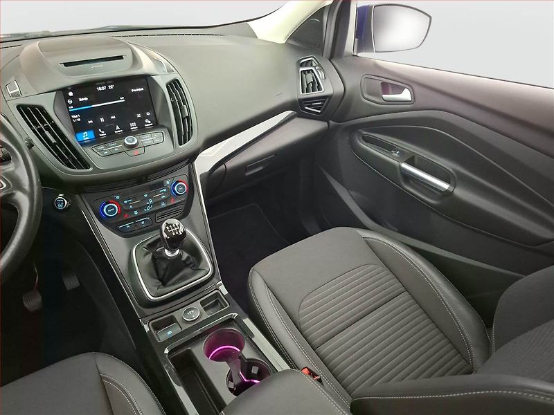 Ford Kuga (2018) 1.5 EcoBoost, Navi, Tempomat - fotka 8 z 20