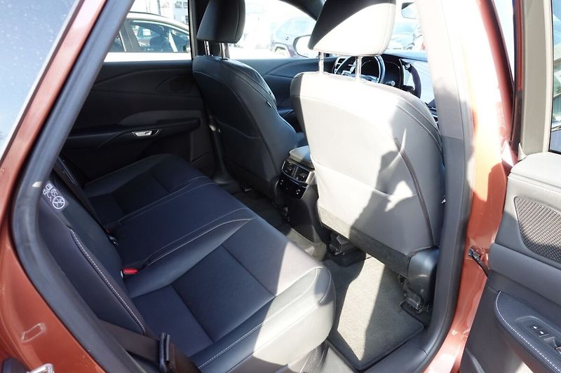Lexus RX RX450+ PHEV Plug-in hybrid Exe - fotka 14 z 36