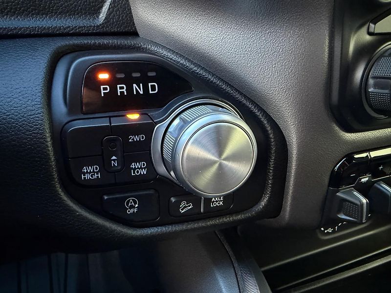 Dodge RAM (2020) +HEMI+REBEL+LIFT+PO SERVISE+ - fotka 18 z 23