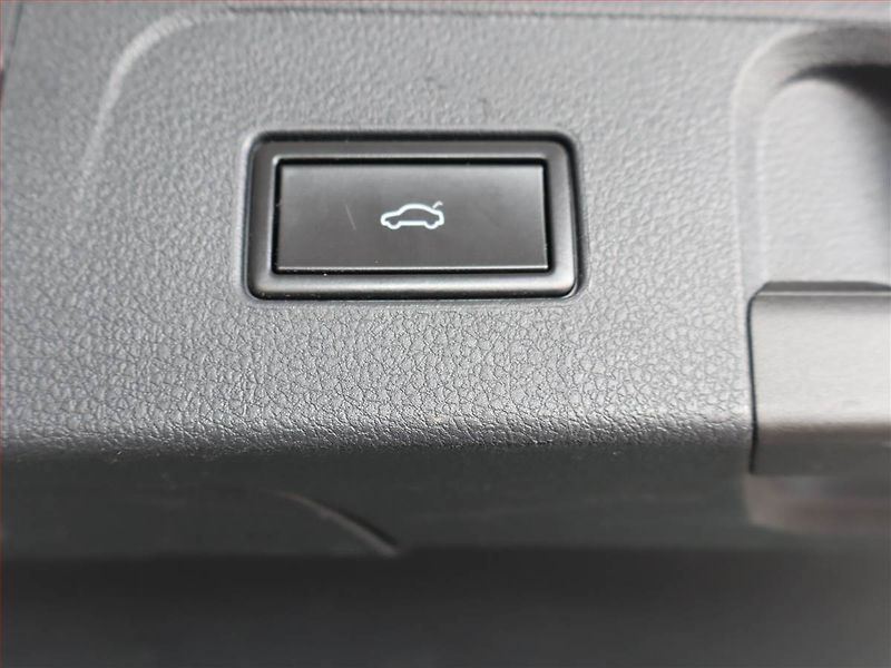 Volkswagen Passat (2018) Highline 2.0 TDI, Automat - fotka 19 z 27