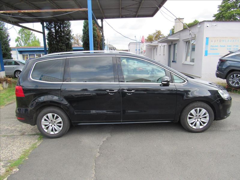 Volkswagen Sharan 2,0 TDi 103kW 5 míst - fotka 8 z 35