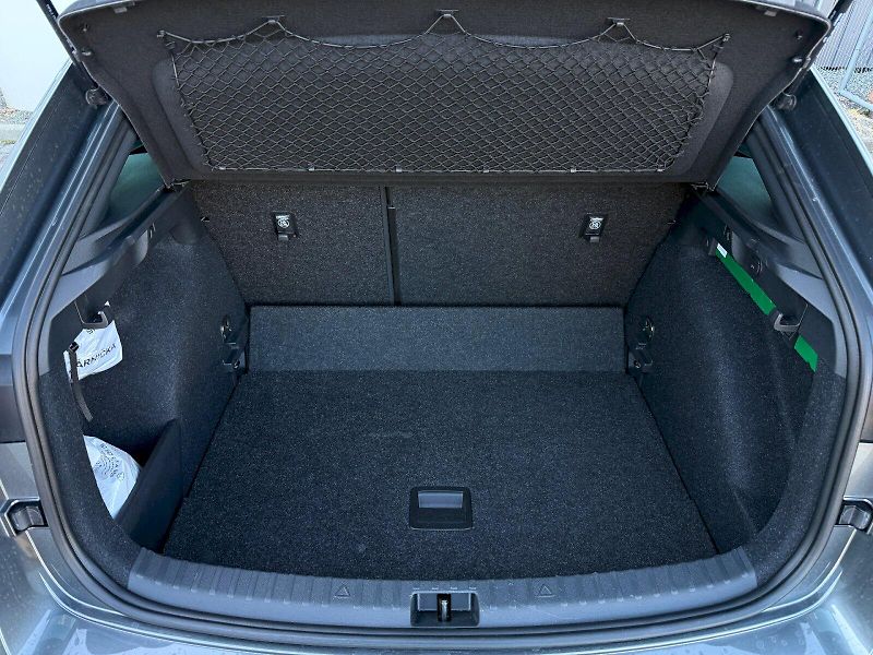 Škoda Scala (2025) 1.0 TSI 85 kW Monte Carlo - fotka 24 z 24