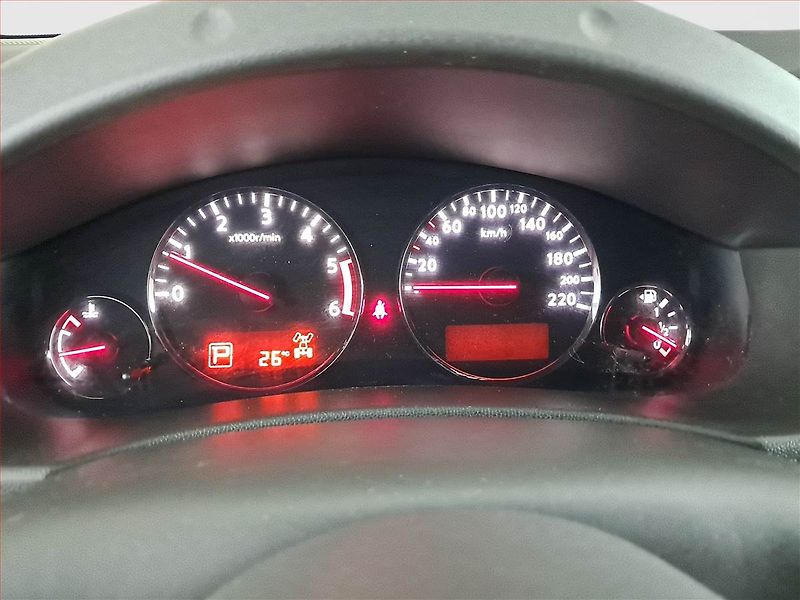 Nissan Navara (2012) 3.0 dCi, 4X4, Automat, Kůže - fotka 11 z 21