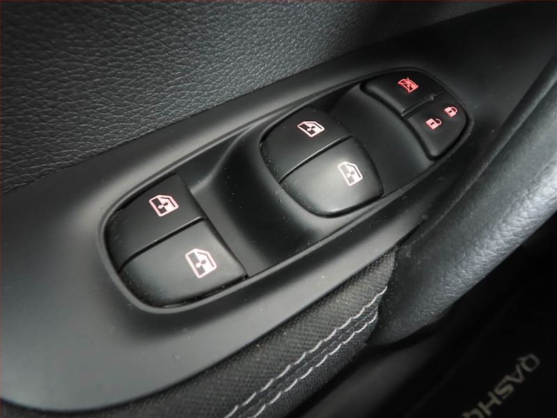 Nissan Qashqai (2018) 1.2 DIG-T, Serv.kniha, Navi - fotka 15 z 16