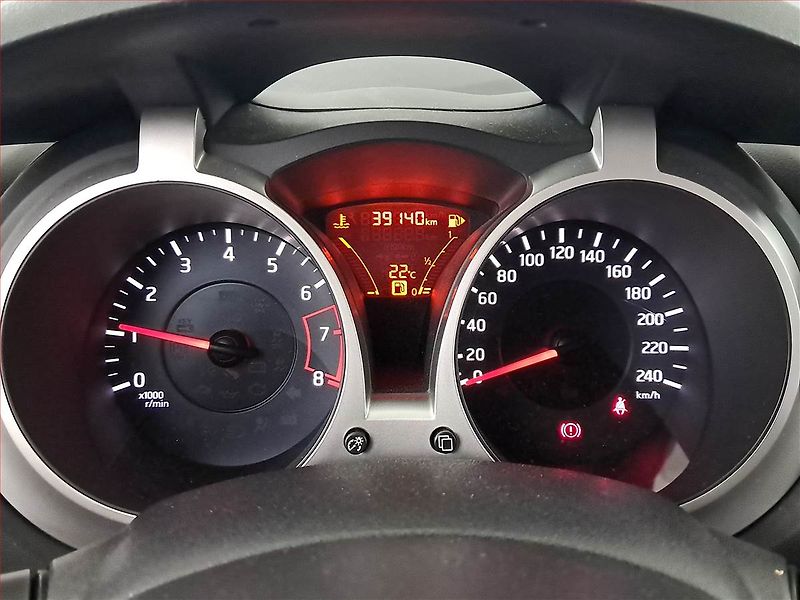 Nissan Juke (2014) 1.6 i, ČR,1.maj, Tempomat - fotka 11 z 16