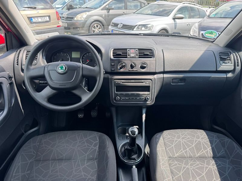 Škoda Fabia (2011) 1,2 TSI 63 KW KM STK - fotka 23 z 49