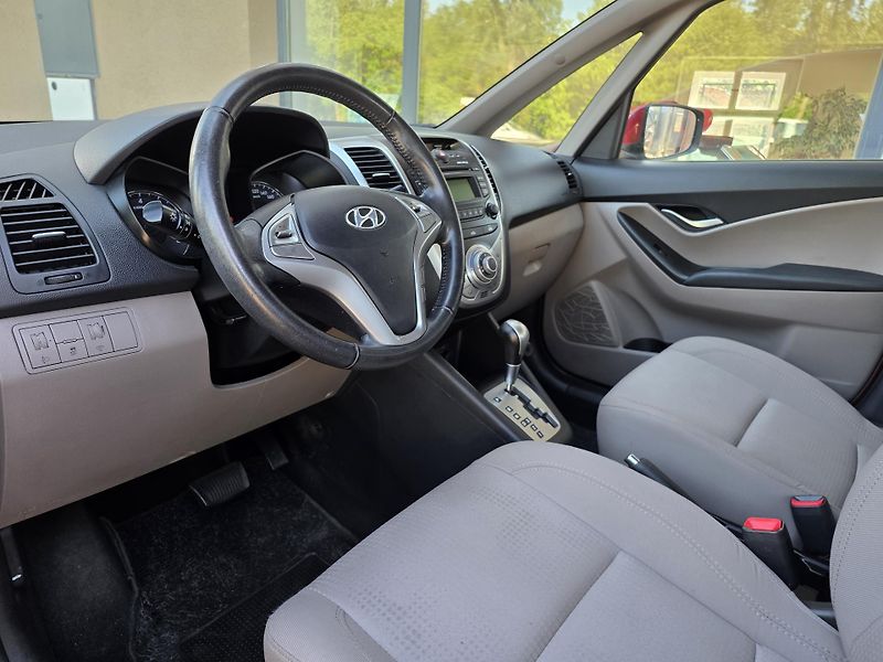 Hyundai ix20 1.6-AUTOMAT-1MAJITEL-92KW - fotka 34 z 35
