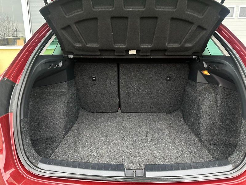 Seat Ibiza 1.6 TDi Digi Klima/ESP/1MAJ - fotka 12 z 22