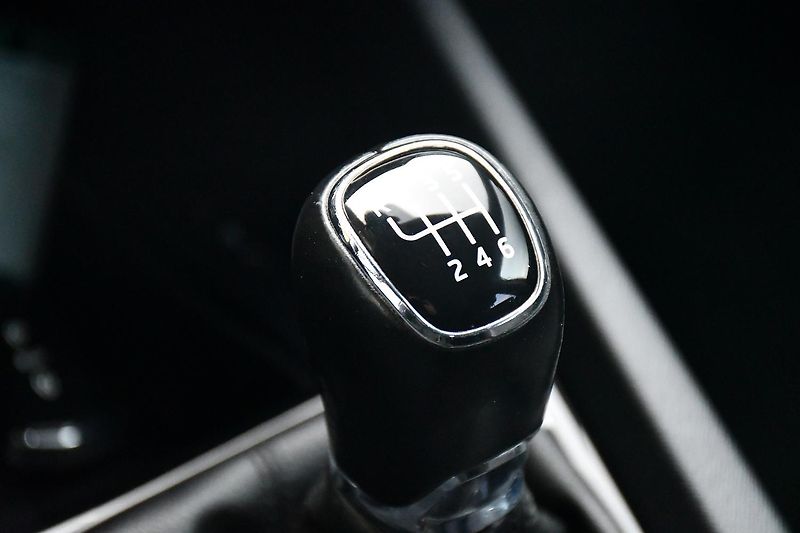 Škoda Octavia 1.5TSi ČR 1M Ambition - fotka 37 z 41