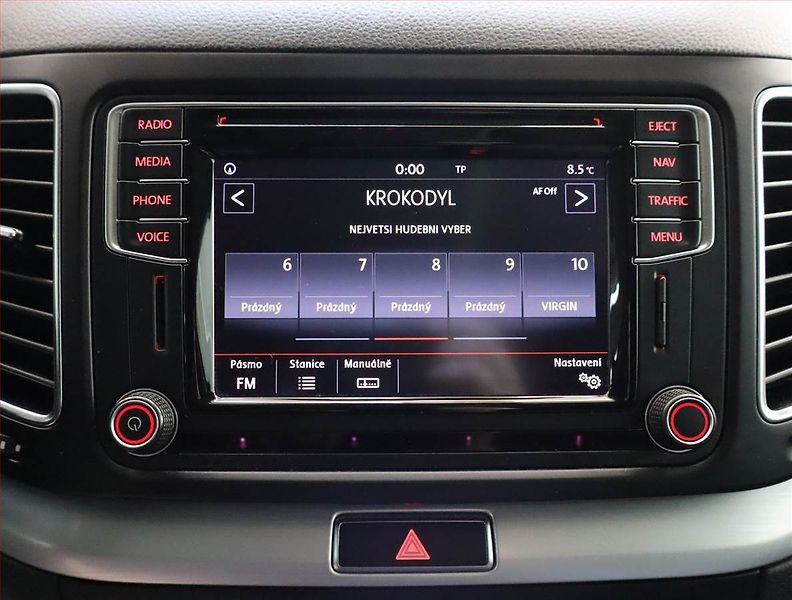 Volkswagen Sharan (2015) 2.0 TDI, Automat, Serv.kniha - fotka 16 z 26