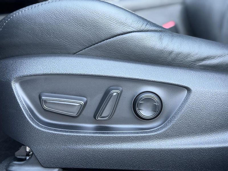 Toyota C-HR 2.0 Hybrid GR Sport e-CVT - fotka 5 z 31