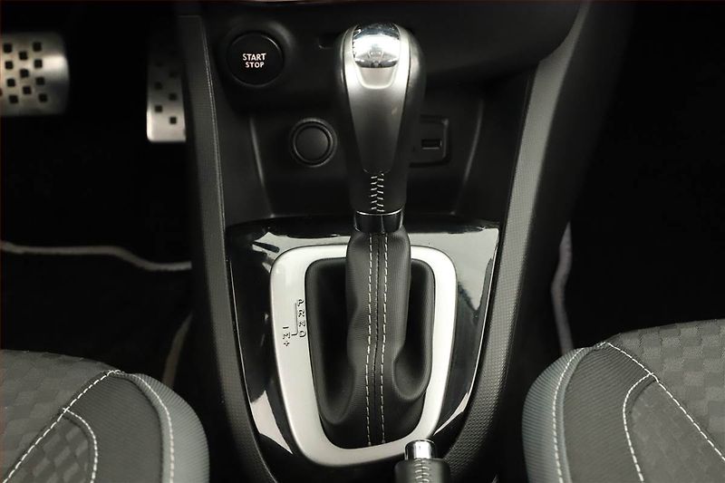Renault Clio (2013) 1.2 TCe, Automat, Tempomat - fotka 12 z 17