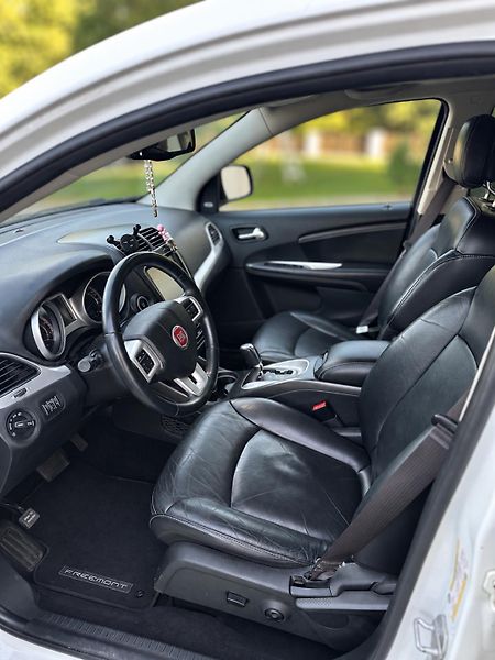 Fiat Freemont (2015) Fiat Freemont 2.0 MultiJet 125 - fotka 7 z 13