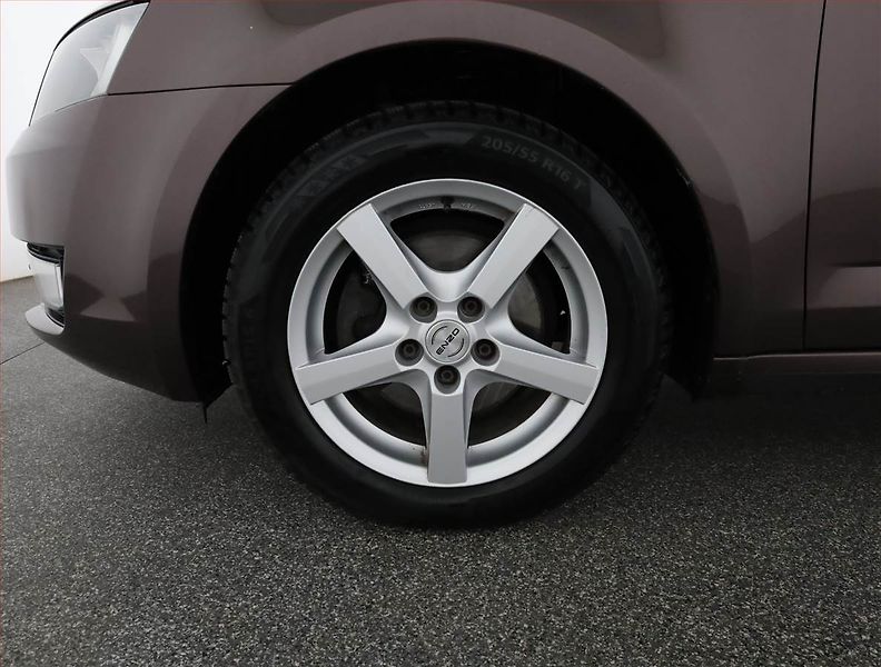 Škoda Octavia (2013) Elegance 1.6 TDI, Serv.kniha - fotka 14 z 14