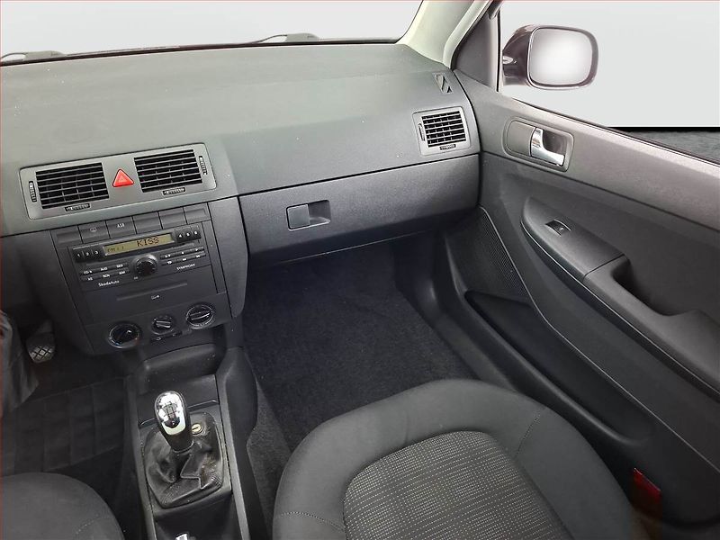 Škoda Fabia (2005) 1.4 16V, po STK, oblíbený vůz - fotka 8 z 13