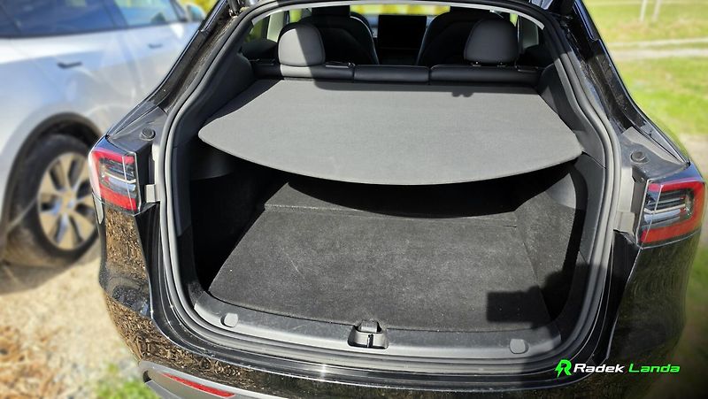 Tesla Model Y (2023) RWD 60 kWh, LFP - fotka 5 z 5