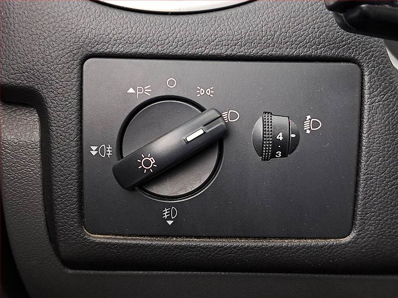 Ford Focus (2010) 1.6 16V - fotka 15 z 15