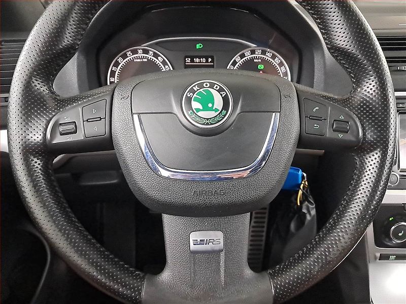 Škoda Octavia (2009) RS 2.0 TDI, Automat, Navi - fotka 18 z 21
