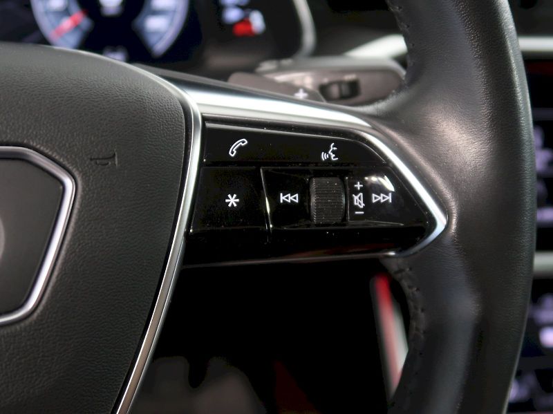Audi A6 (2019) 50TDI 210KW 4x4 WEBASTO TAŽNÉ - fotka 22 z 38