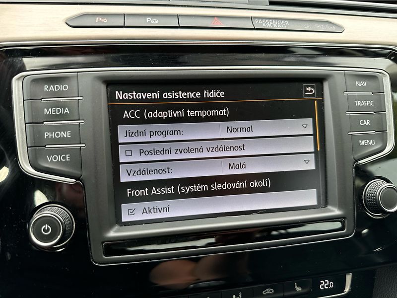 Volkswagen Passat 2.0TDI Highline 110Kw man 6st. - fotka 17 z 17