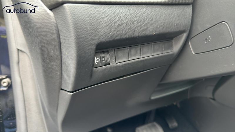 Peugeot 208 Hybrid 110 e-DSC6 MHEV Allure - fotka 11 z 29