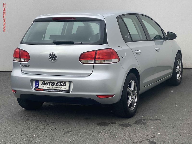 Volkswagen Golf (2011) 1.2TSi, ČR, AC - fotka 4 z 17