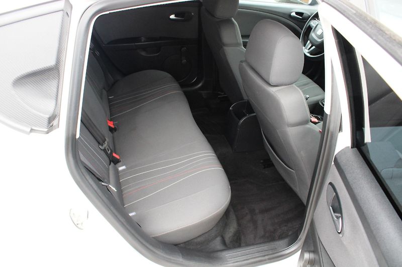 Seat Leon (2011) 1,2TSI KLIMA EL.OKNA TEMPOMAT - fotka 12 z 19