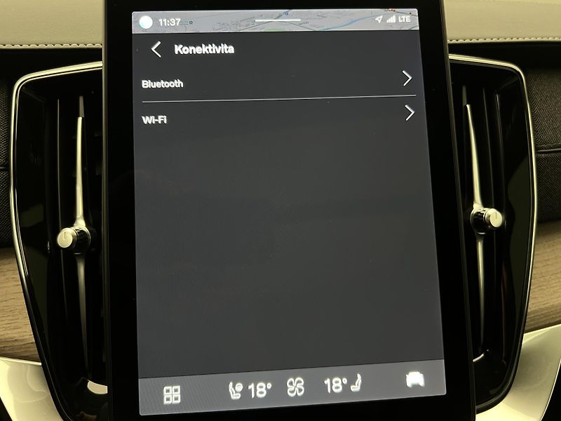 Volvo XC90 T8 RECHARGE PLUS DARK  - fotka 42 z 49