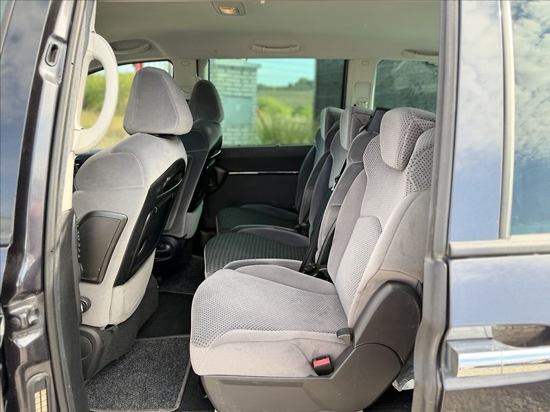 Citroën C8 2,0 HDI 100kW XENONY,TAŽNÉ - fotka 17 z 27
