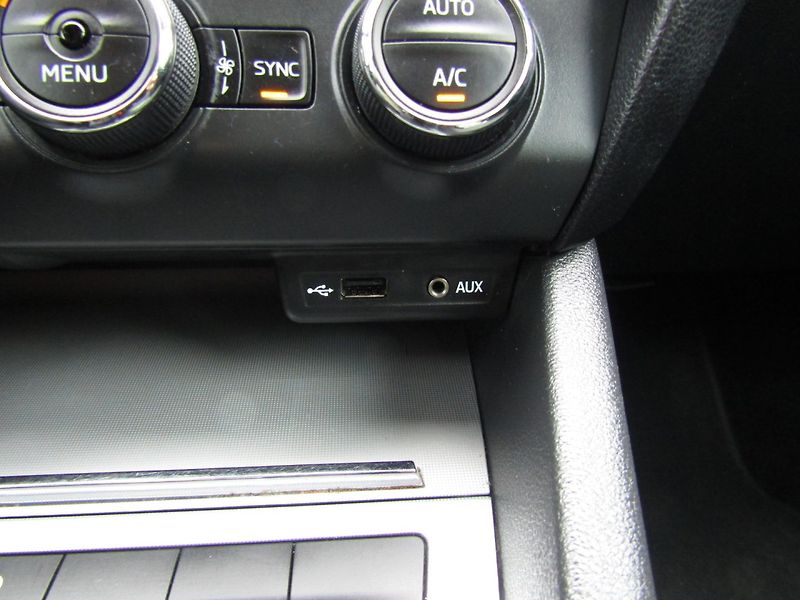 Škoda Octavia (2016) 1.6 TDI 81kW   VÝHŘEVY - fotka 35 z 41