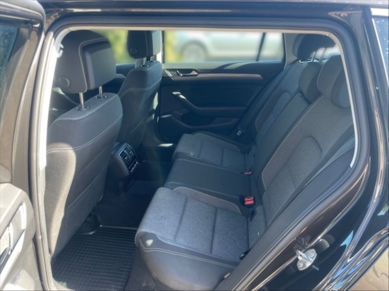Volkswagen Passat 1,5 TSI Business AT - fotka 8 z 11