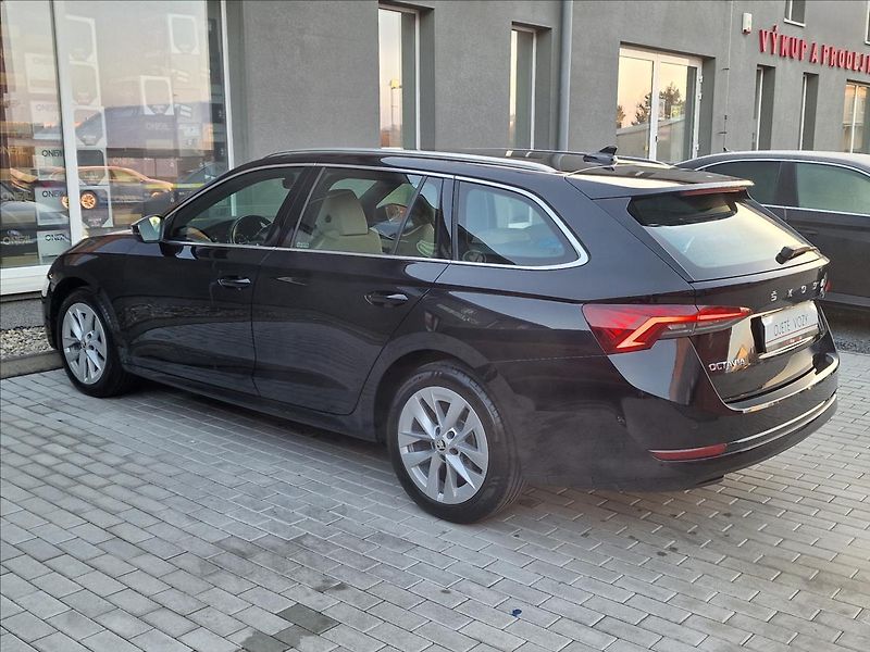 Škoda Octavia 2.0TDI 110kW DSG Style, 1.Maj. - fotka 7 z 50