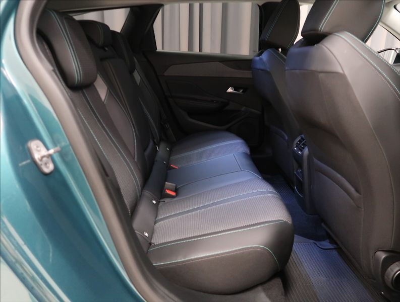 Peugeot 308 1,2 PT AT ALLURE NAVI KAMERA - fotka 41 z 42