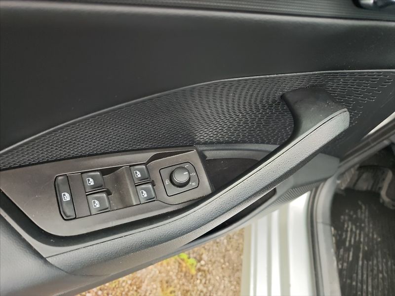 Škoda Octavia 2,0 TDI Ambition 4x4 DSG - fotka 10 z 11