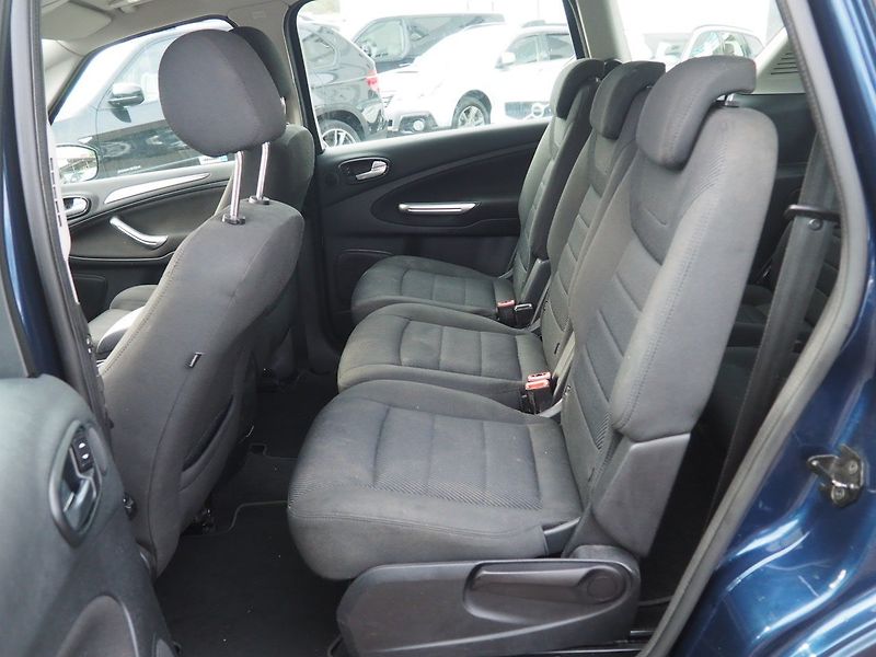 Ford S-MAX (2010) 2.0 TDCI, 120 kW, 7 míst - fotka 12 z 37