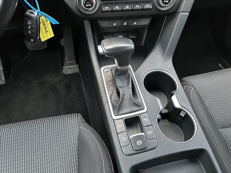 Kia Sportage 1.6 CRDi Exclusiv aut.,ČR,1.M, - fotka 21 z 26