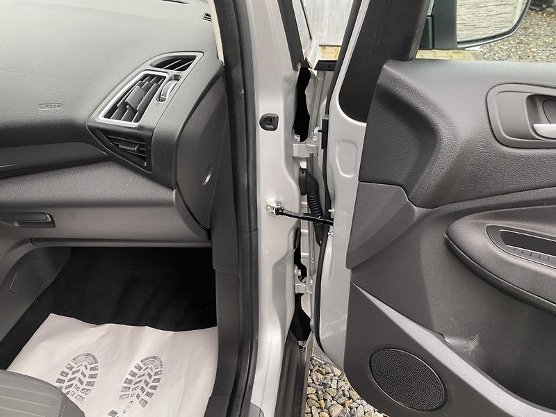 Ford C-MAX 1.5TDC-i 120PS NEW MODEL NAVI! - fotka 126 z 155