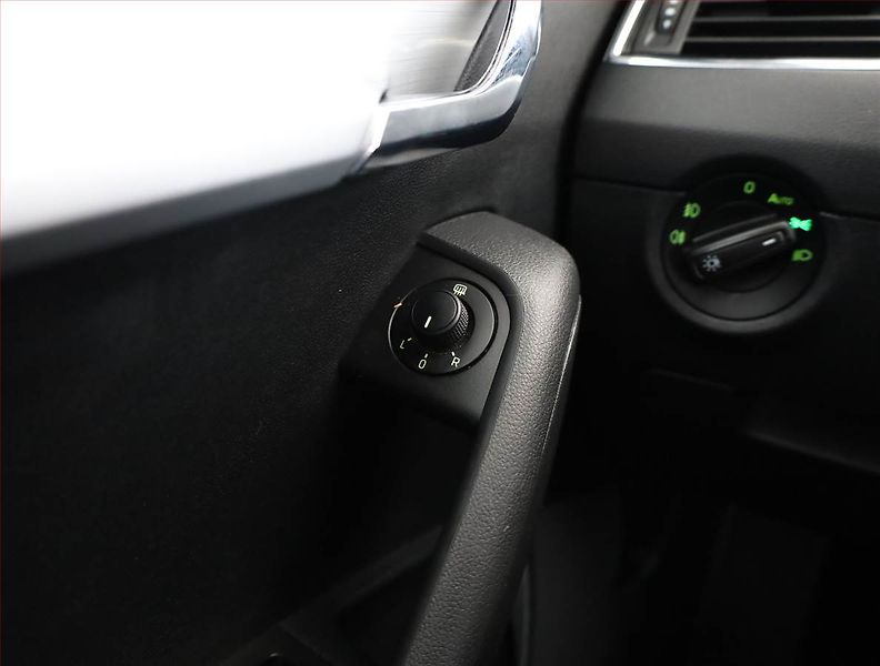 Škoda Octavia (2018) Ambition 1.4 TSI, Serv.kniha - fotka 15 z 17