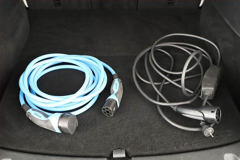 Tesla Model Y (2022) Long Range AWD 79kWh, SoH 91% - fotka 12 z 19