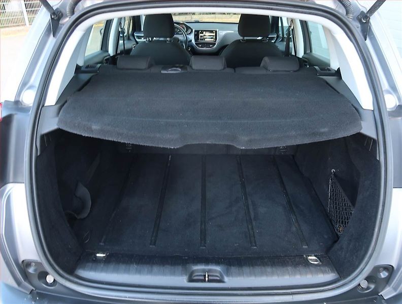 Peugeot 2008 (2014) 1.2 PureTech, Tempomat - fotka 13 z 16