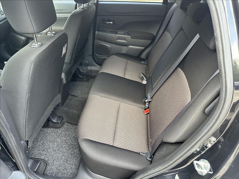 Mitsubishi ASX 1,6 EDITION 100+ TOP - fotka 13 z 27