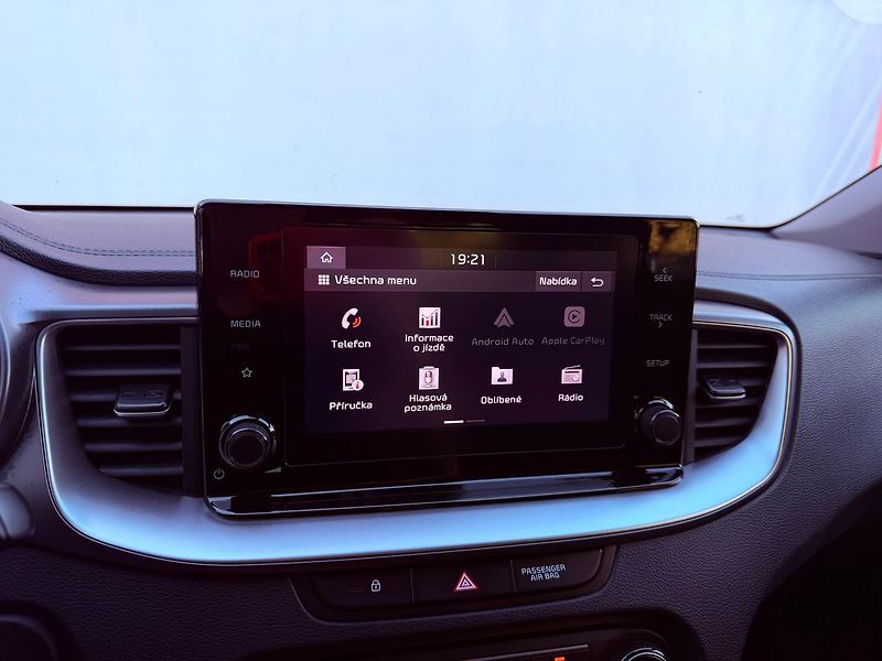 Kia Ceed 1.5 T-GDi Exclusive, ČR - fotka 19 z 28