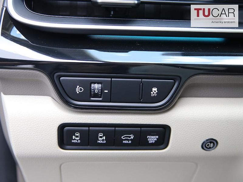Kia Carnival (2024) 1.6 HEV Automat 6+3 Místa  - fotka 18 z 40